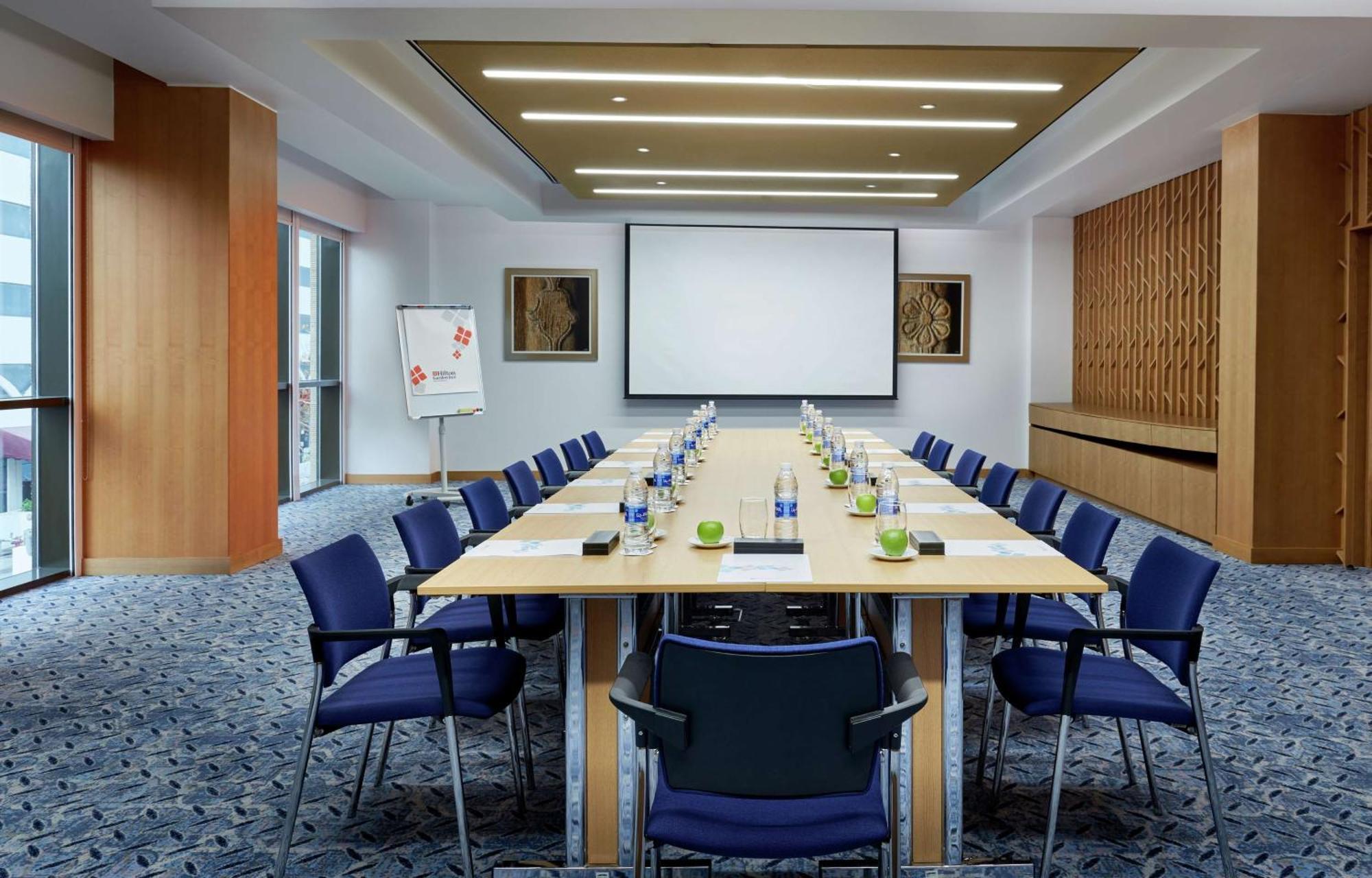 Hilton Garden Inn Muscat Al Khuwair Exterior photo